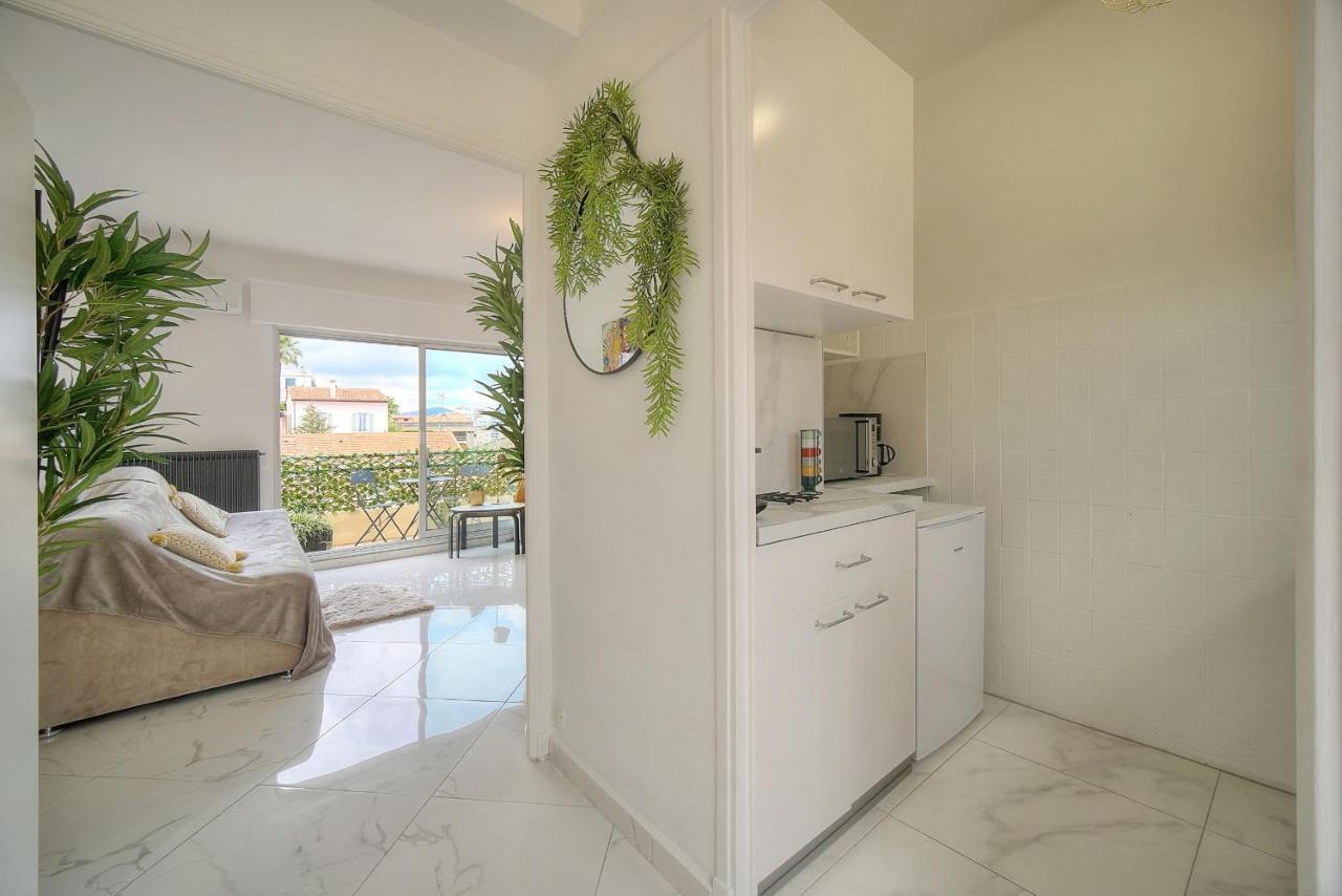 Studio Lumineux 200 M Des Plages A0B192 戛纳 外观 照片