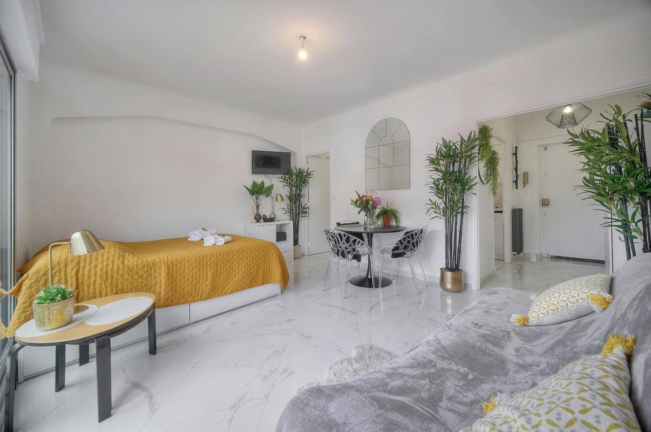 Studio Lumineux 200 M Des Plages A0B192 戛纳 外观 照片