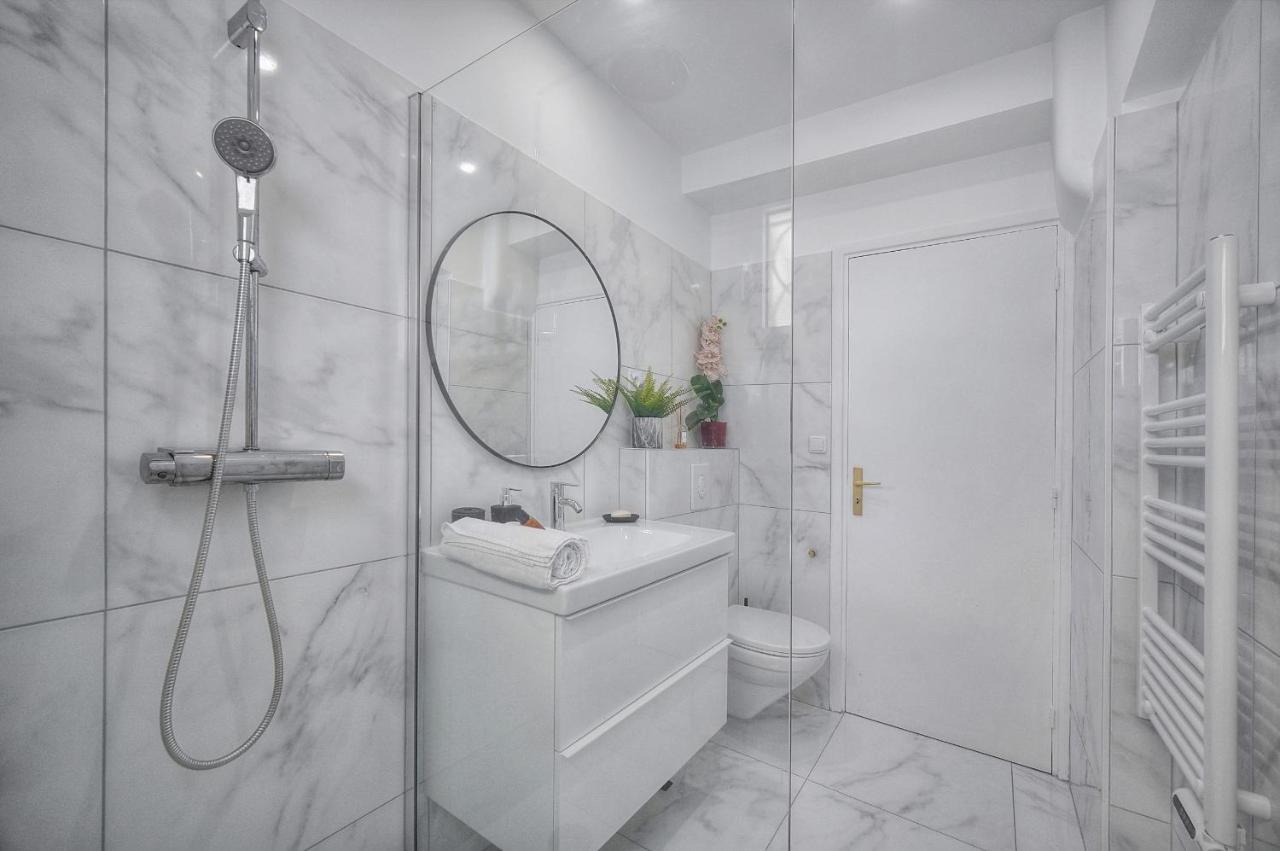 Studio Lumineux 200 M Des Plages A0B192 戛纳 外观 照片